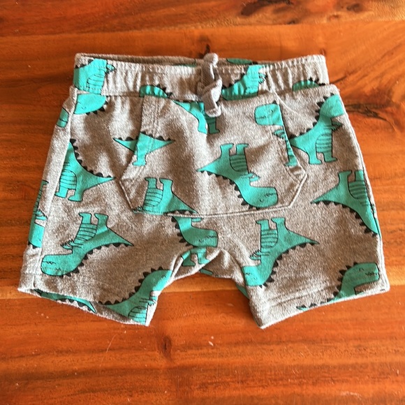 Bundle of shorts and overalls, boy 2t - Picture 6 of 14